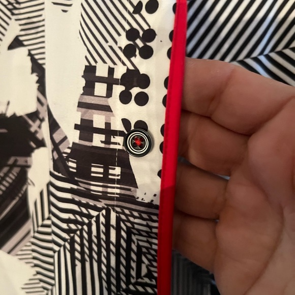 New Avenue 21 Men’s dress shirt size M. Bought in Las Vegas! Great style & Class - Picture 10 of 10